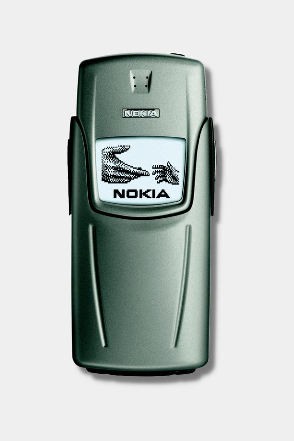 Nokia 8910 : Boîtier en titane et un clavier en acier inoxydable Vintage Mobile